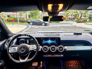 Xe Mercedes Benz GLB 200 AMG 2022