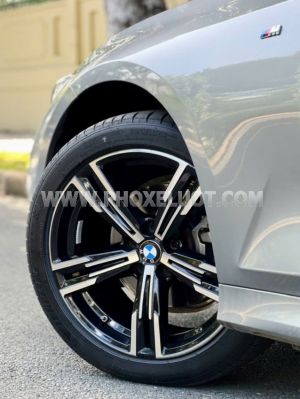 Xe BMW 3 Series 320i M Sport 2025