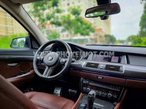 Xe BMW 5 Series 528i GT 2017