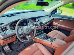 Xe BMW 5 Series 528i GT 2017