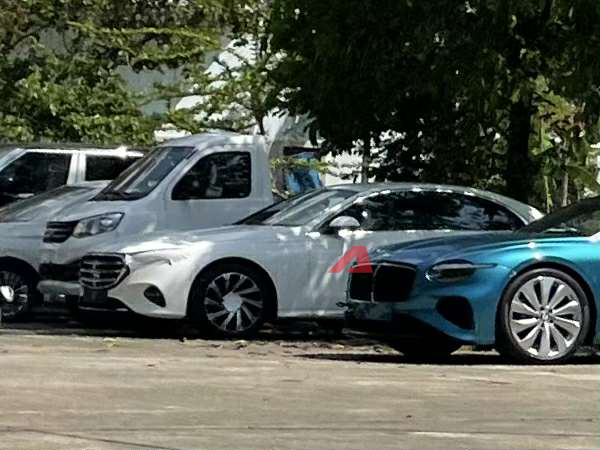 mercedes-xuat-hien-tai-hn